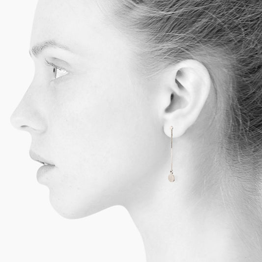 Spot earrings with chain pendant. Silver. Scherning Copenhagen