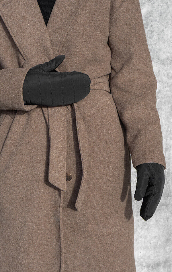 CelinaMBG mitten. Puffer look. Unisex. Black. 100% recycled polyester. Markberg