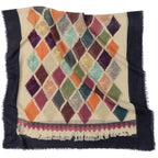 Diamonds tørklæde til kvinder. 100% uld. Aflangt. Sort, creme multi. Bella Ballou