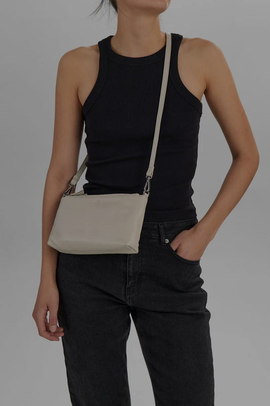 MikalaMBG Crossbody bag. White sand. Leather. Markberg