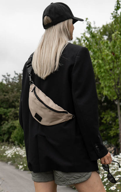 Elinor Bum bag bæltetaske. 100% recycled polyester. Markberg